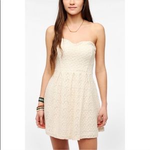 Urban Outfitters UO White Floral Strapless Dress